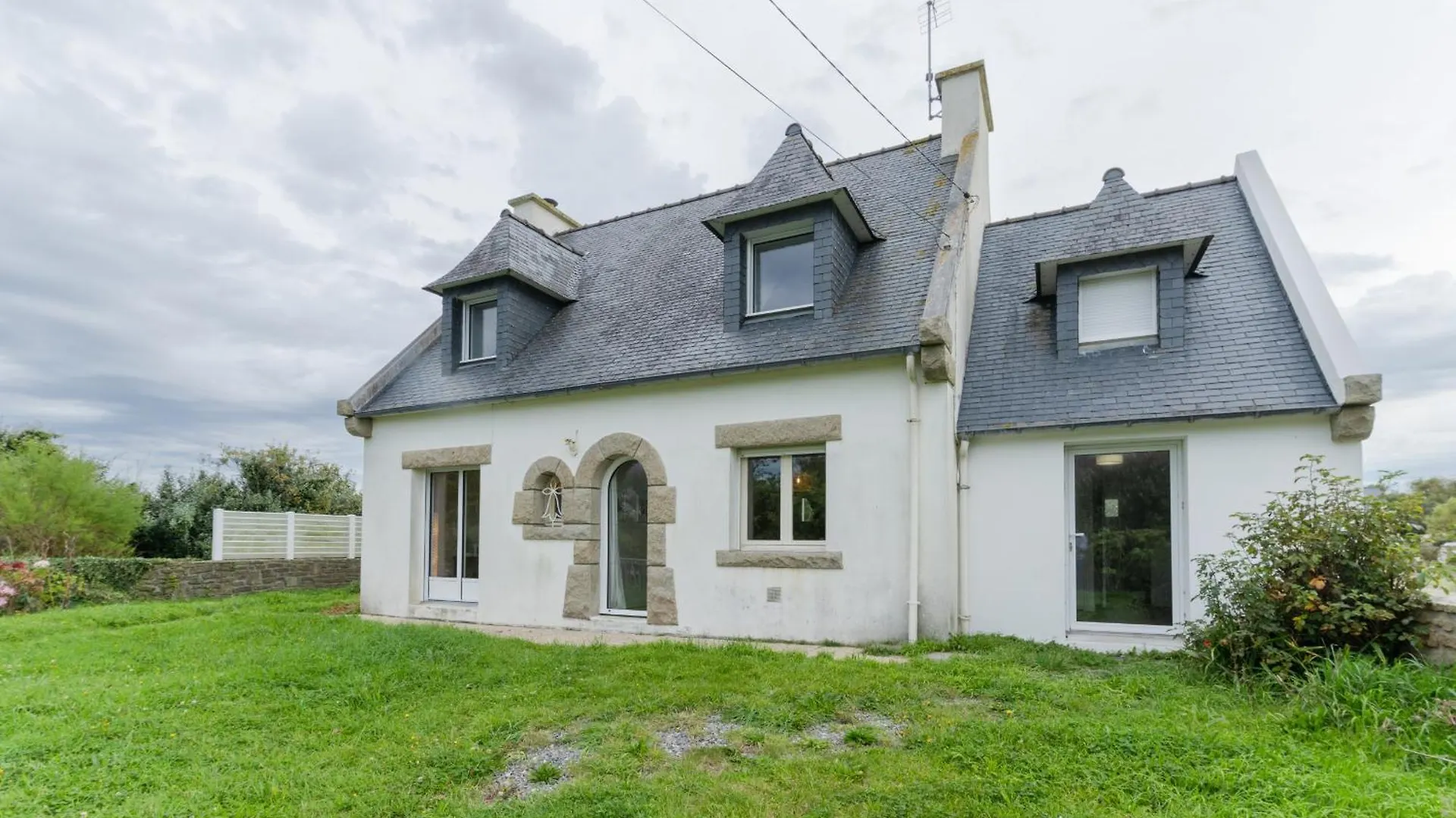 Ty Mezou - Jolie Maison Au Bord Du Gr34 Proche Mer 波尔斯波代 法国